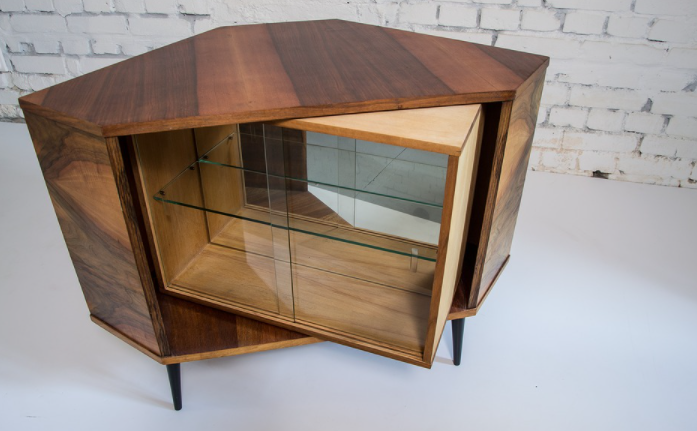 Three Most Common Grooming Furniture in Bedroom